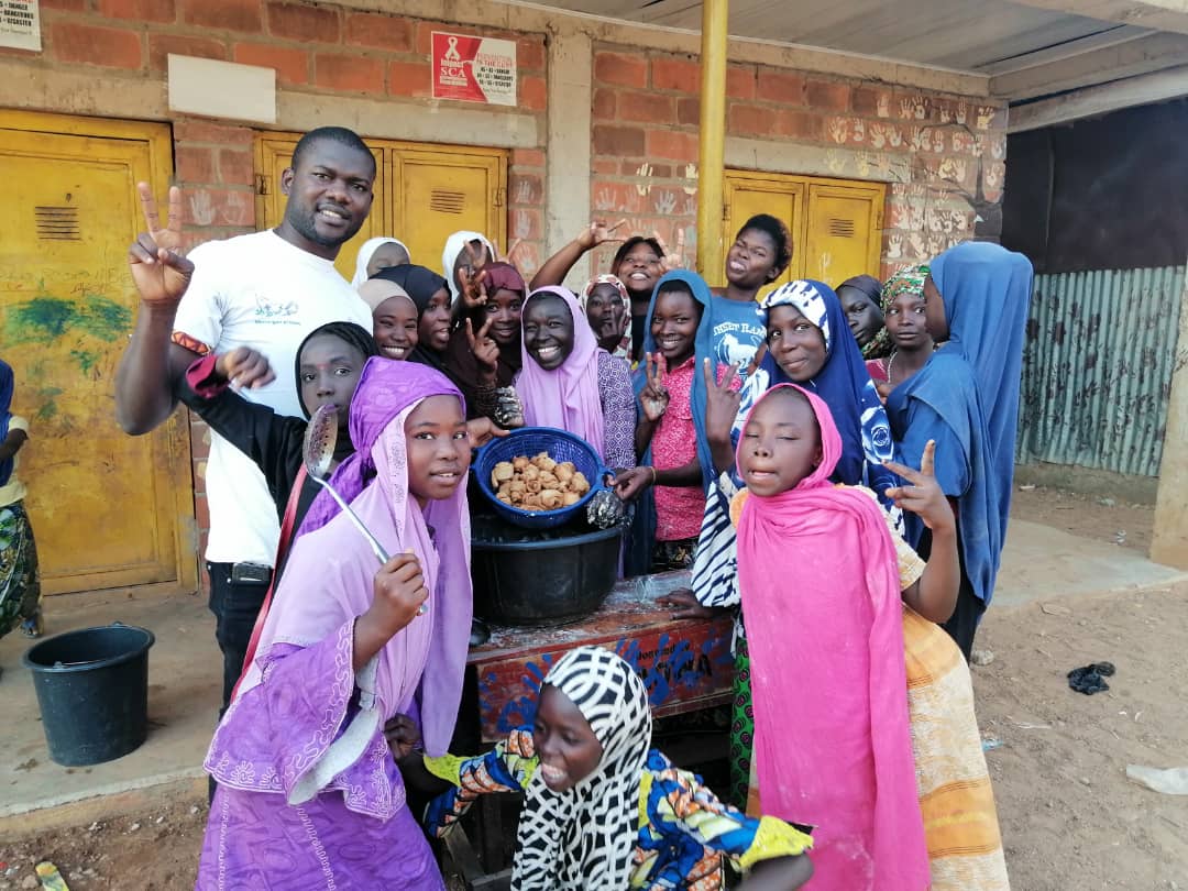 that_blacc_girl's tweet photo. Gang Gang

Day 6 what? 
Successful!!! 
💃🏾💃🏾💃🏾💃🏾💃🏾💃🏾💃🏾💃🏾

#CommunityChristmasCheer
#GivingBackWithEvie https://t.co/asXvzp31Pf