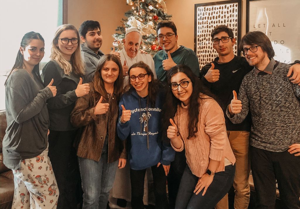 WindsorCM's tweet photo. Took a little study break to celebrate the birthday boy today! Happy birthday @Pontifex! 👍 https://t.co/QnmEdlKzip