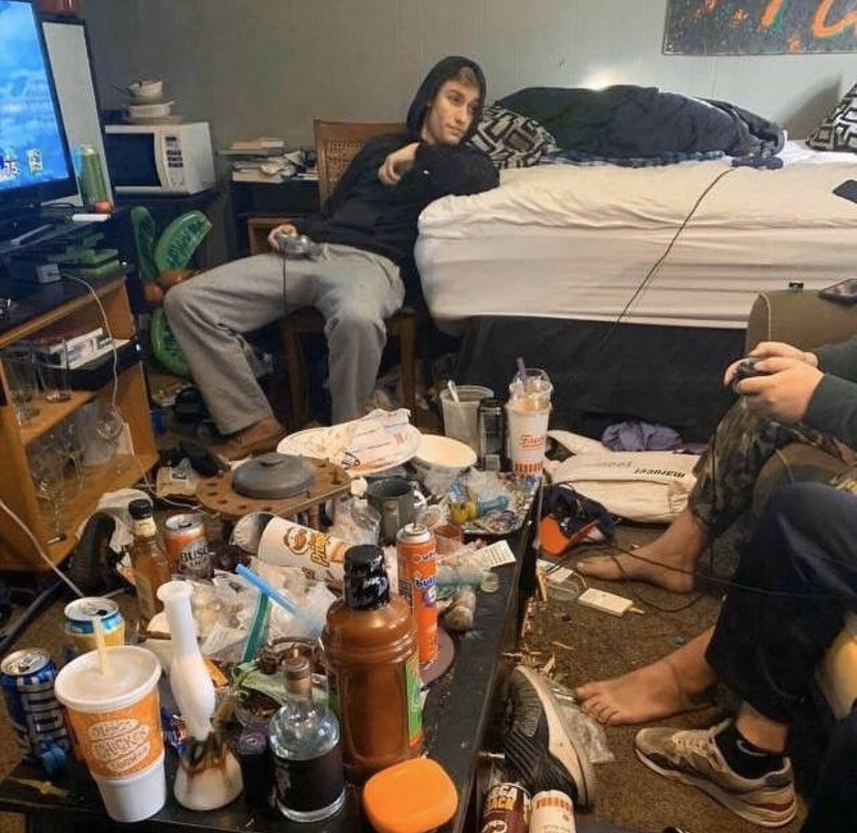 ellakiller's tweet photo. some of u getting ur heart broken by guys who look like this and it shows https://t.co/0Ee1szwtjA