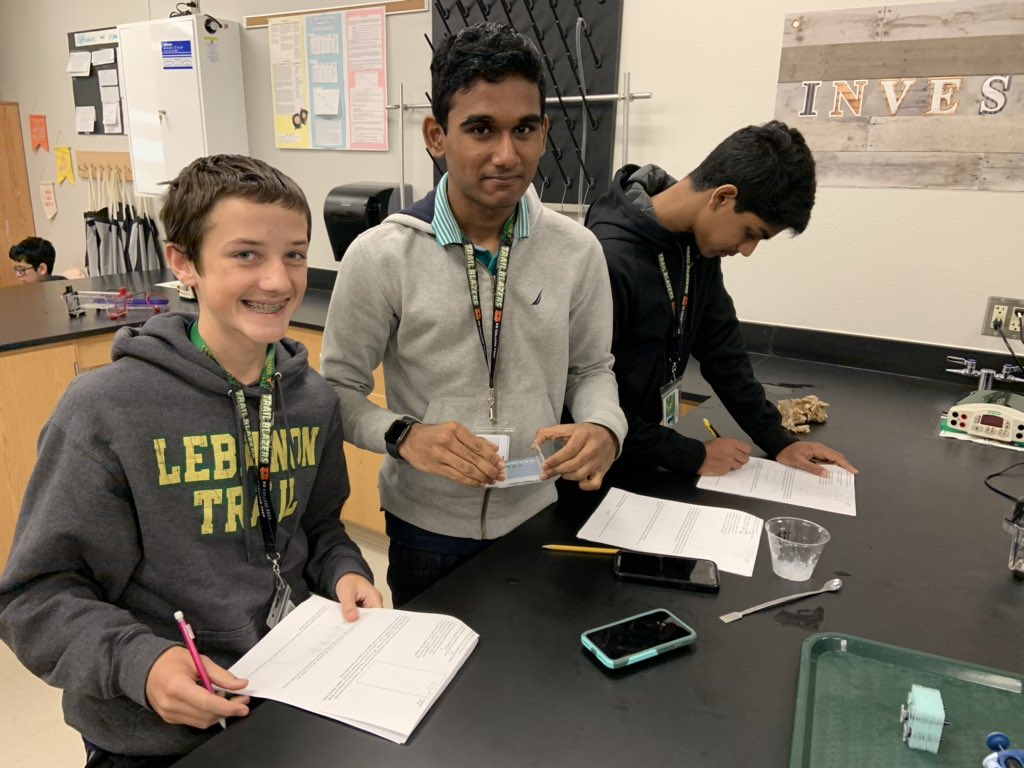 LTHS_science's tweet photo. PreAP Biology students performing gel electrophoresis to analyze crime scene DNA evidence! #blazerbattles #ourFISDstory @LebanonTrailHS https://t.co/upR7Uq1U96