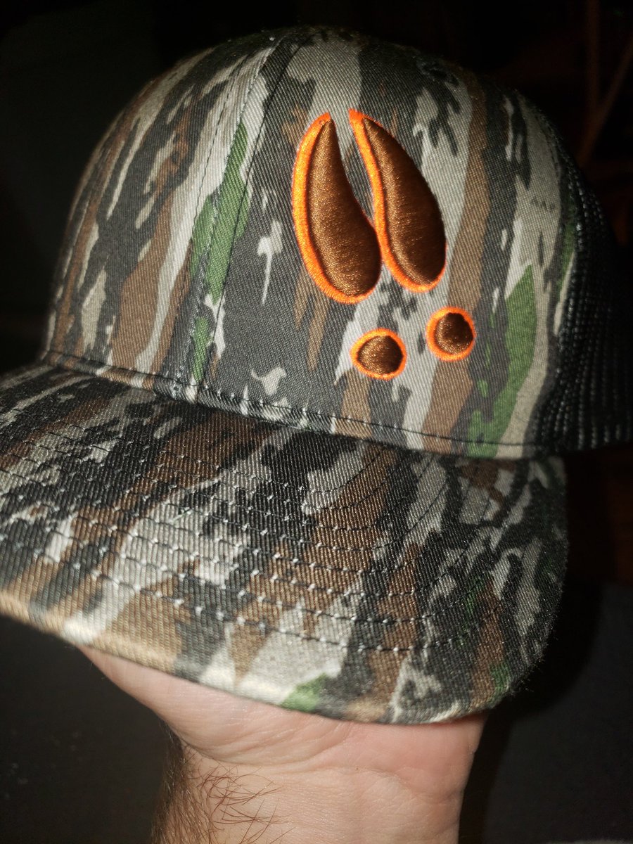 Convertz_'s tweet photo. One of the newest to the hat collection. #PureWhitetail
Going live on #twitch shortly come hang out and chat with me https://t.co/9Im4JoUvsS