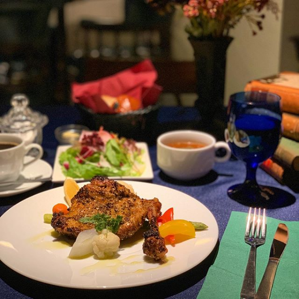 Hachicafe おはようございます 本日はクリスマス限定メニューのご紹介 骨付き鳥もも肉のスパイス焼き サラダ スープ パンorライス ドリンク付き 80yen Hachicafe ハチカフェ 茨城 茨城観光 茨城グルメ 茨城ランチ 茨城カフェ 茨城カフェ Hachicafe おはようございます 本日はクリスマス限定メニューのご紹介 骨付き鳥もも肉のスパイス焼き サラダ スープ パンorライス ドリンク付き 80yen Hachicafe ハチカフェ 茨城 茨城観光 茨城グルメ 茨城ランチ 茨城カフェ 茨城カフェ
