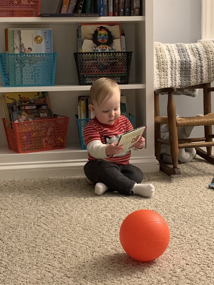 Love passing my love of books on to my little one. 💙 <a href="/AACountySchools/">AACPS</a> <a href="/MonarchAACPS/">Monarch Glen Burnie</a>