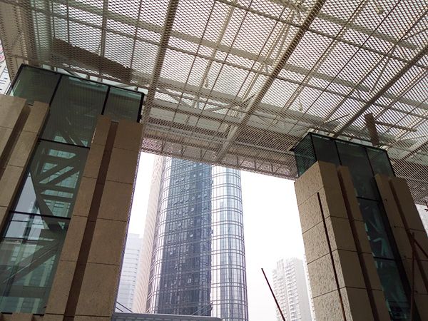 SourceWireMesh's tweet image. Aluminum Suspended Ceiling Expanded Metal Mesh

Product Description
This kind of mesh is the most commonly used for interior decoration ceiling in recent years.
Material: Aluminium plate, aluminum alloy plate
Production process: stamping and stretching