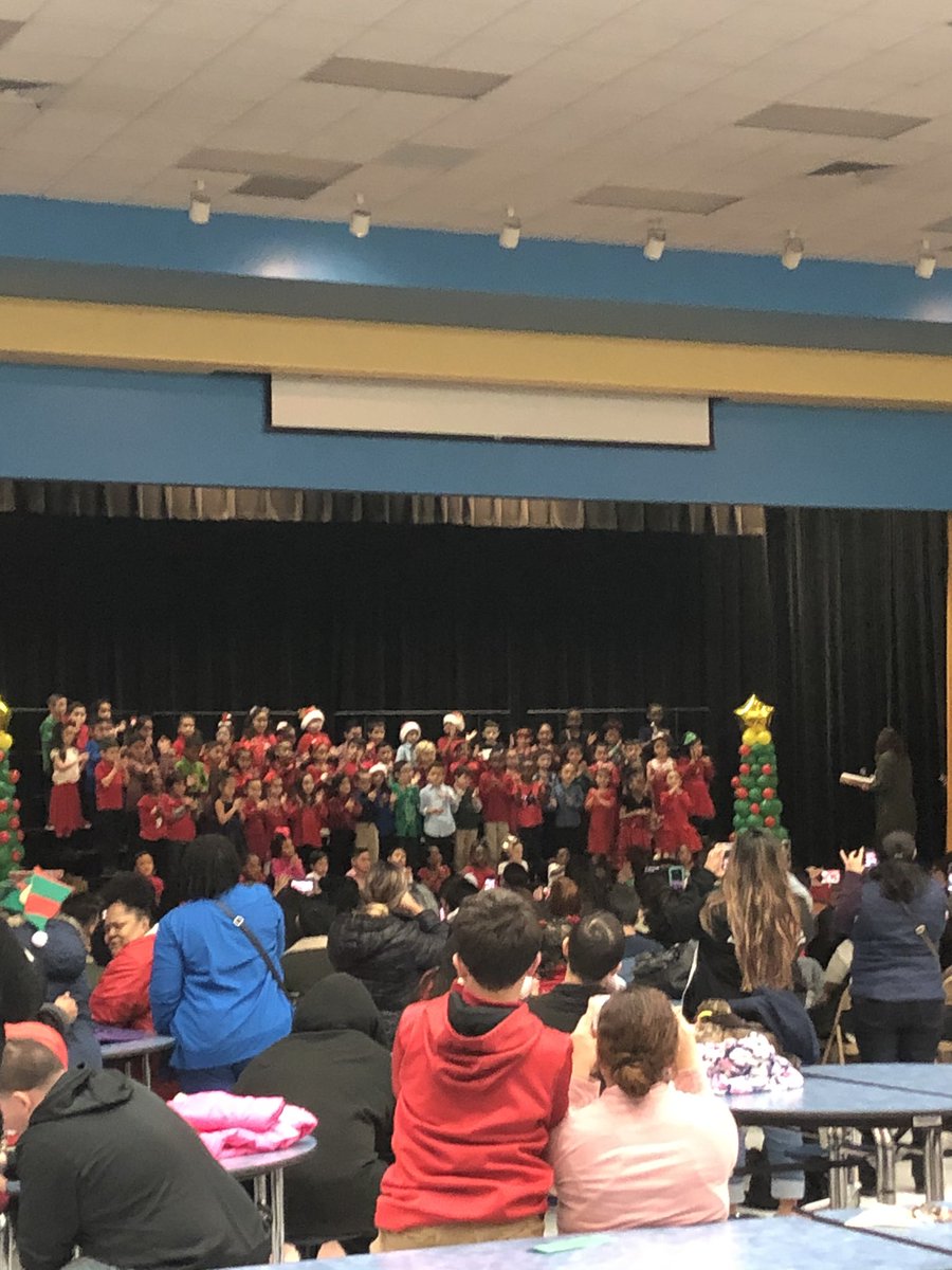 FreWCounsels's tweet photo. @JonesECPKK_AISD Christmas program at @Nimitz9_AISD! All in for Aldine! #GetintheGame Future Cougars! https://t.co/Ew1quDbvZd