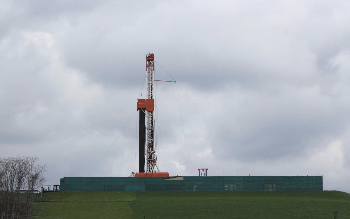 ElkCountyCARES's tweet photo. Via @StateImpactPA Study: Shale gas development has brought economic benefits, but also premature deaths. The study found #natgas created a regional economic boost of $21B, compared with $23B in the costs related to the 1,200 to 4,600 premature deaths linked to air pollution. https://t.co/K8V4v7xqMc
