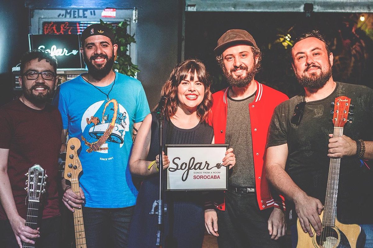 varalestrela's tweet photo. Olha só nós no @SofarSorocaba. O evento rolou no dia 10/12 na "Walls Grafit e Urban Shop". Além de nós rolou ainda Banda Cap e Jonnoah Sh. A foto é da Juliana Bastos.
#Sofar #SofarSorocaba #VaralEstrela #VaralEstrada https://t.co/xNEPqtCuXi