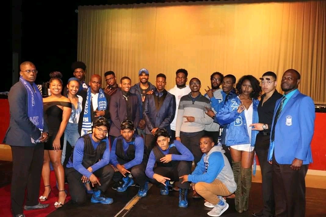itsjoebro_'s tweet photo. #ICYMI
Proud of my neos for crossing into the chapter, welcome to the frat young brothers! #ProphyteStatus #LongLiveBK βͺπ΅π€πΏ https://t.co/h8twk3lTtB