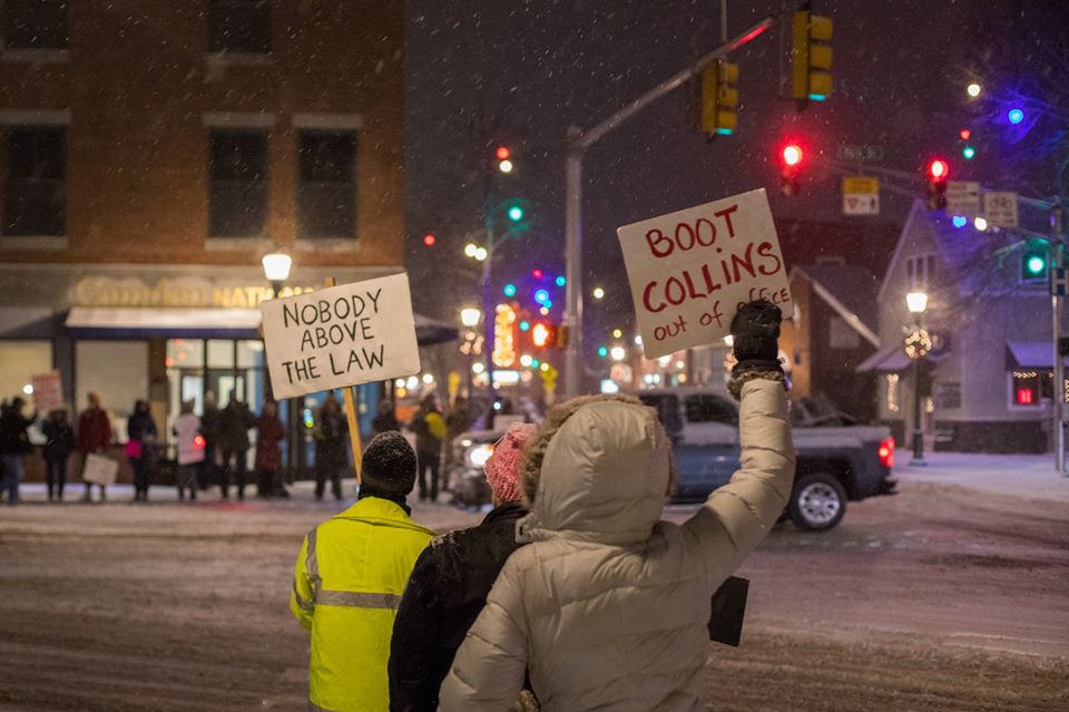 mcm_ind's tweet photo. 170 strong in Rockland, Maine for impeachment tonight, a record number for our small town. Thank you to every person who came out! These photos from Jack Sullivan capture a few of the group's moments. #MainersForImpeachment #NobodyIsAboveTheLaw #mepolitics https://t.co/3S3Cv1NAZn