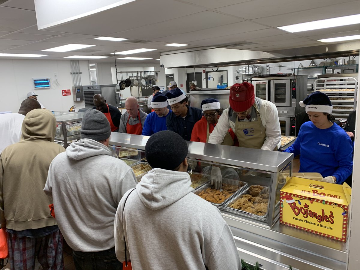 CameronNewton's tweet image. T'was a FUN and FESTIVE day!  Over $130K was distributed throughout the course of the afternoon.  THANK YOU to our presenting partner @Chase for helping make this such a special day! #CNF #ItsBoTime #HendrickMotorsofCharlotte