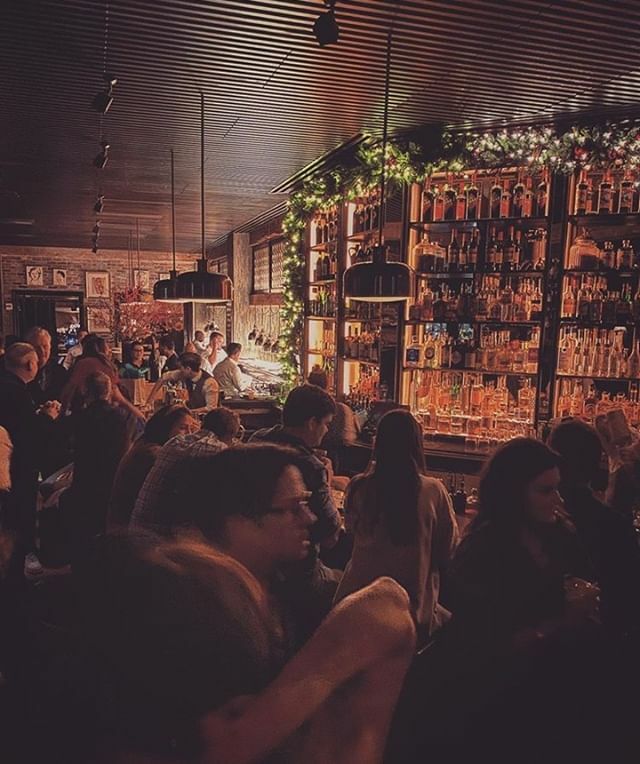 Holiday time <a href="/locandaverde/">Locanda Verde</a> I photo: <a href="/grey320/">grey</a> #bar #tribeca #locandaverde