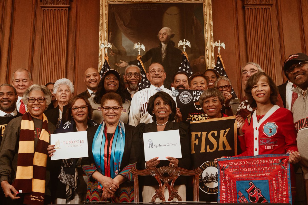 RepValDemings's tweet image. Our future generations carry the hopes and dreams of all of us. Today we passed the bipartisan #FUTUREAct to provide PERMANENT federal funding for America’s #HBCUs and #MSIs and ensure that our nation’s students of color will always have pathways to success. #ForThePeople