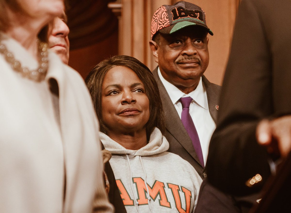 RepValDemings's tweet image. Our future generations carry the hopes and dreams of all of us. Today we passed the bipartisan #FUTUREAct to provide PERMANENT federal funding for America’s #HBCUs and #MSIs and ensure that our nation’s students of color will always have pathways to success. #ForThePeople