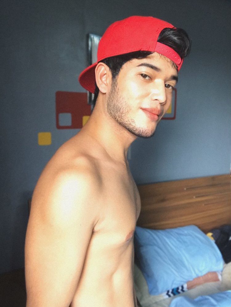 jacebordem's tweet photo. Good morning.
#TheRedCap https://t.co/moQAUfS78n