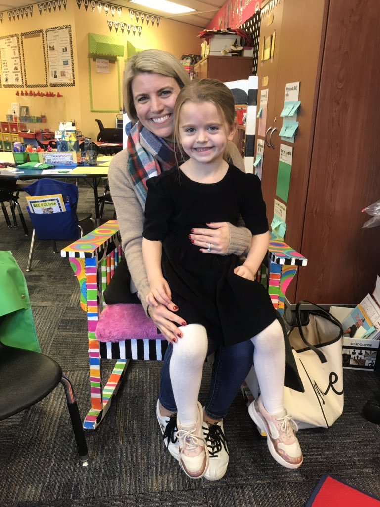 KinderBrauer's tweet photo. Today we had a Mystery Reader! #d53learns https://t.co/LuupgE2AIP