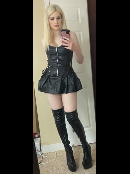 Do You Like My Outfit? &hearts; FOLLOW ME! #tgirl #trans  RT @porn4pleasure @Samuel_Verson2 @ShemaleLusty @HyperLust69<a href="/tag/tgirl"class="tags">#tgirl</a><a href="/tag/trans"class="tags">#trans</a>