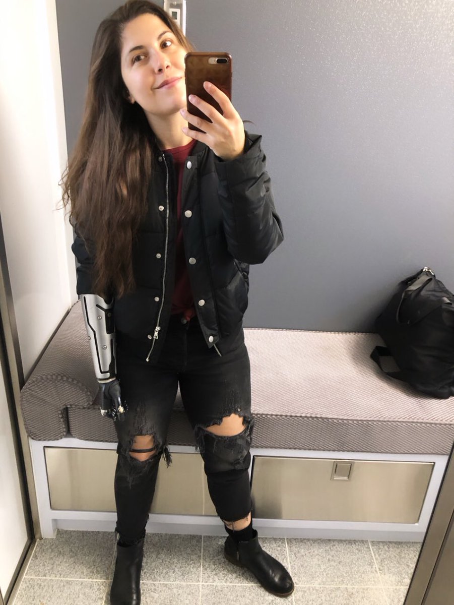 aannggeellll's tweet photo. I’m working today💃🏻! Pre-wardrobe trailer selfies. I swear this mirror makes me look shorter than I am, but I am a GIANT! #BionicActress 🦾 https://t.co/1JSyICT4w3