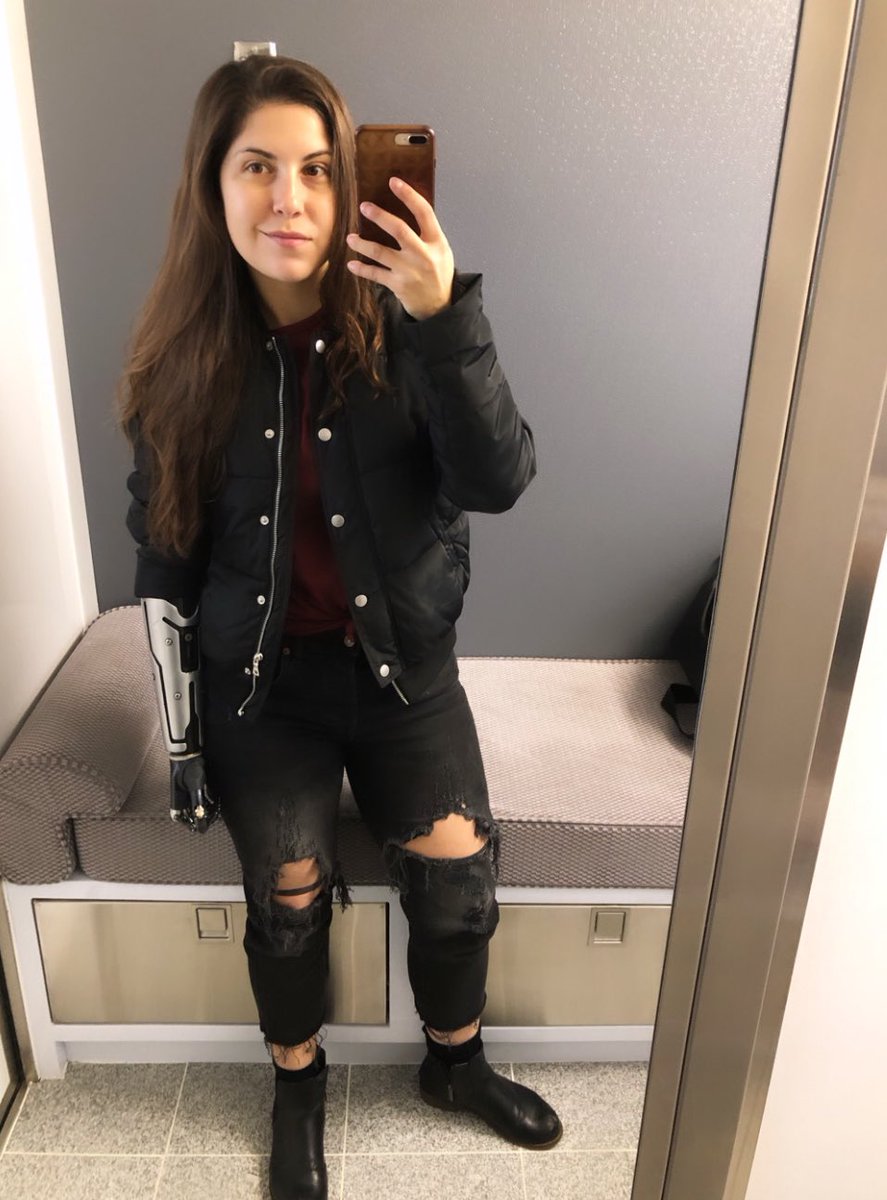 aannggeellll's tweet photo. I’m working today💃🏻! Pre-wardrobe trailer selfies. I swear this mirror makes me look shorter than I am, but I am a GIANT! #BionicActress 🦾 https://t.co/1JSyICT4w3