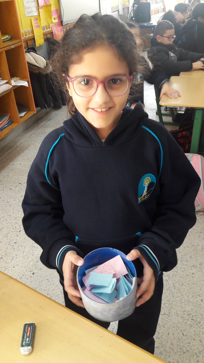 nesrine_majzoub's tweet photo. Reina, a 4th grader motivates her classmates with a fun and engaging game " Hide & Find" about present & past tense #creativity #LearnThroughPlaying @KashifElham @dina_jradi @DaraziFarah @HalaAlKotob @Hhhsinfo https://t.co/HRddbTkq35