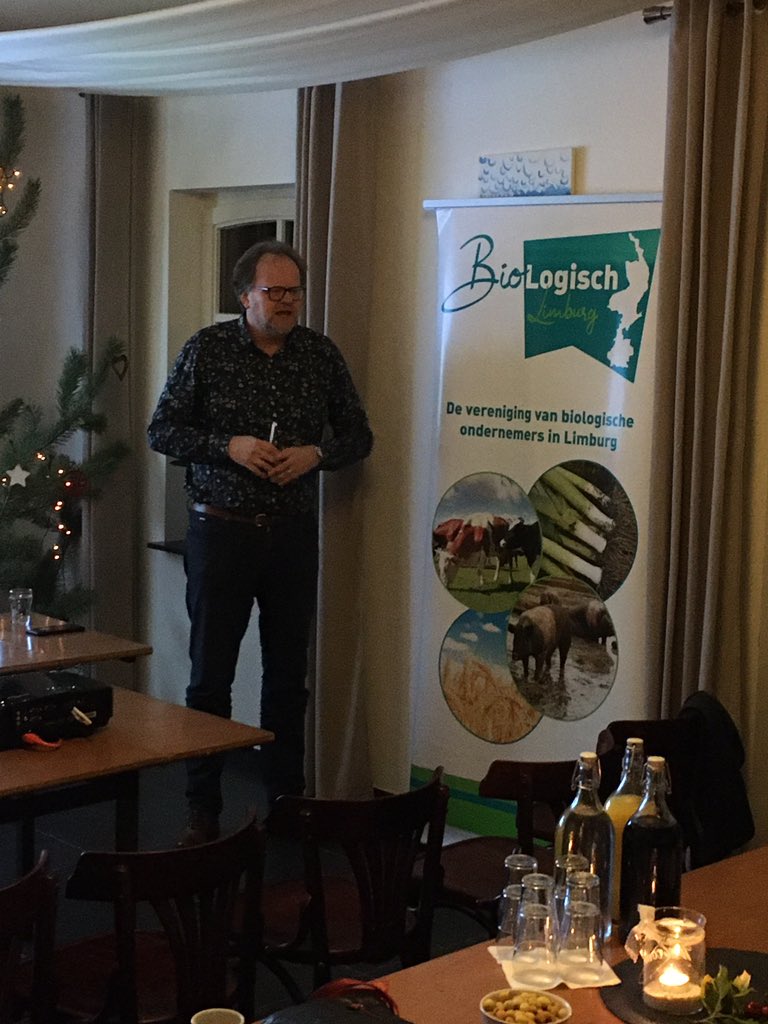 mjhniessen's tweet photo. Bijeenkomst @BiologischL lezing door Ronald van Marle @landgoedbeesel https://t.co/Lmcl1xUqfr