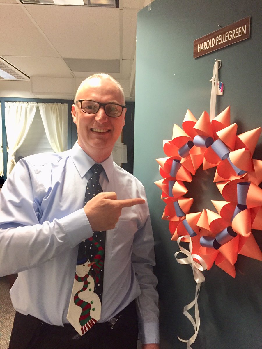 APSTaylor's tweet photo. Our @taylorextday students delivered some holiday cheer to Principal @HaroldPell in the form of a beautifully crafted wreath. #gratitude @TaylorPTAtalk @APSExtendedDay @ZTcreates @ilovearlingtonv @JohnsonCintia @APSVirginia @APSVaSchoolBd @APSAdminSrvs https://t.co/XZUSDZfdAs