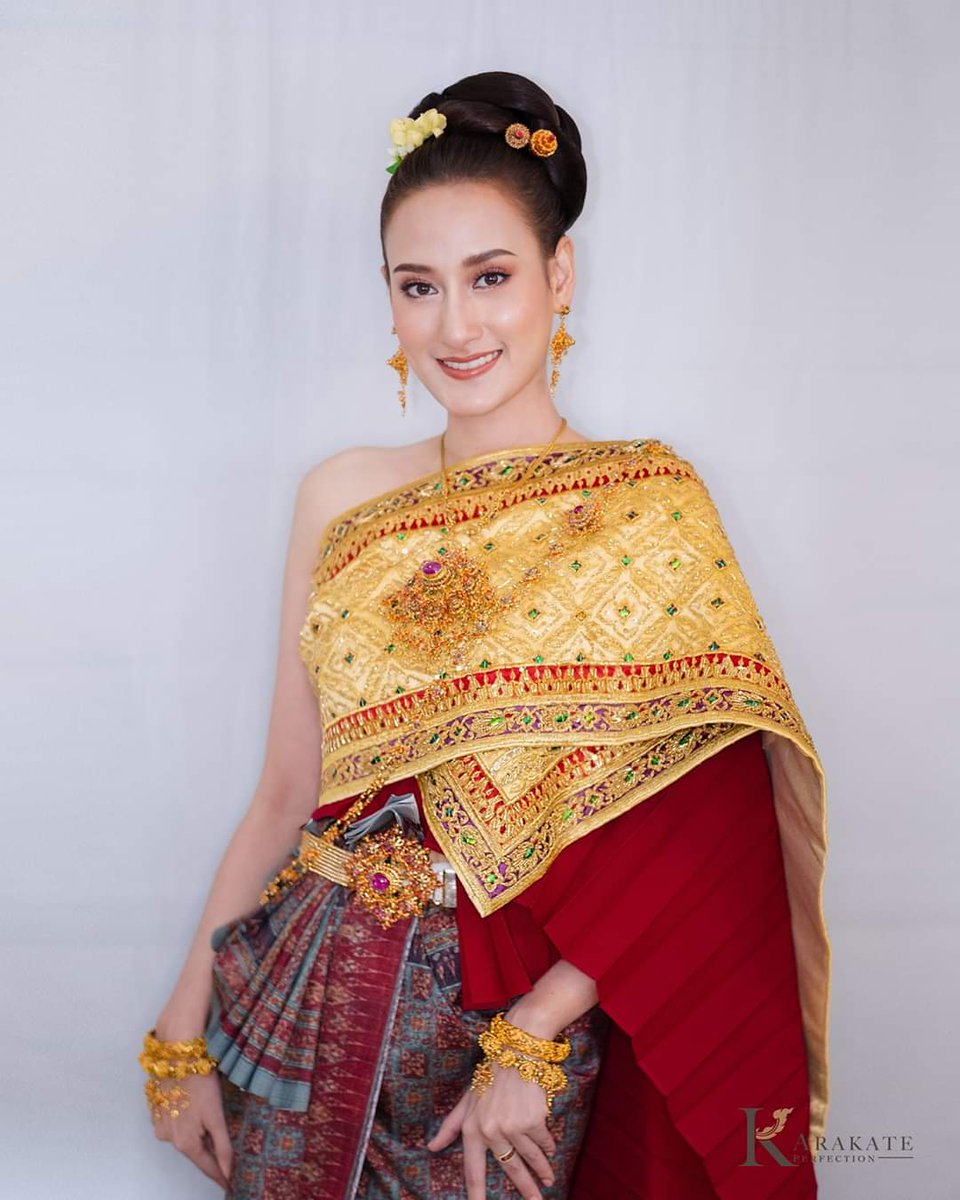 OryBrand's tweet photo. #ร้านชุดไทยวิวาร์การเกตุ #ชุดไทย #ชุดไทยเจ้าสาว #ชุดไทยเลียนอย่าง #ชุดไทยโบราณ #ชุดไทยสวยๆ #ชุดไทยสไบ #ชุดไทยจักรพรรดิ #ผ้าลายอย่าง #ผ้าลายอย่างโบร��ณ #ชุดไทยวิวาห์ #ชุดไทยวิวาห์โบราณ #เครื่องประดับชุดไทย #เช่าชุดไทย #เช่าชุดไทยราคาถูก #เช่าชุดไทยเจ้าสาว #ชุดแต่งงาน #สไบจักรพรรดิ https://t.co/ikz6bw2ouS