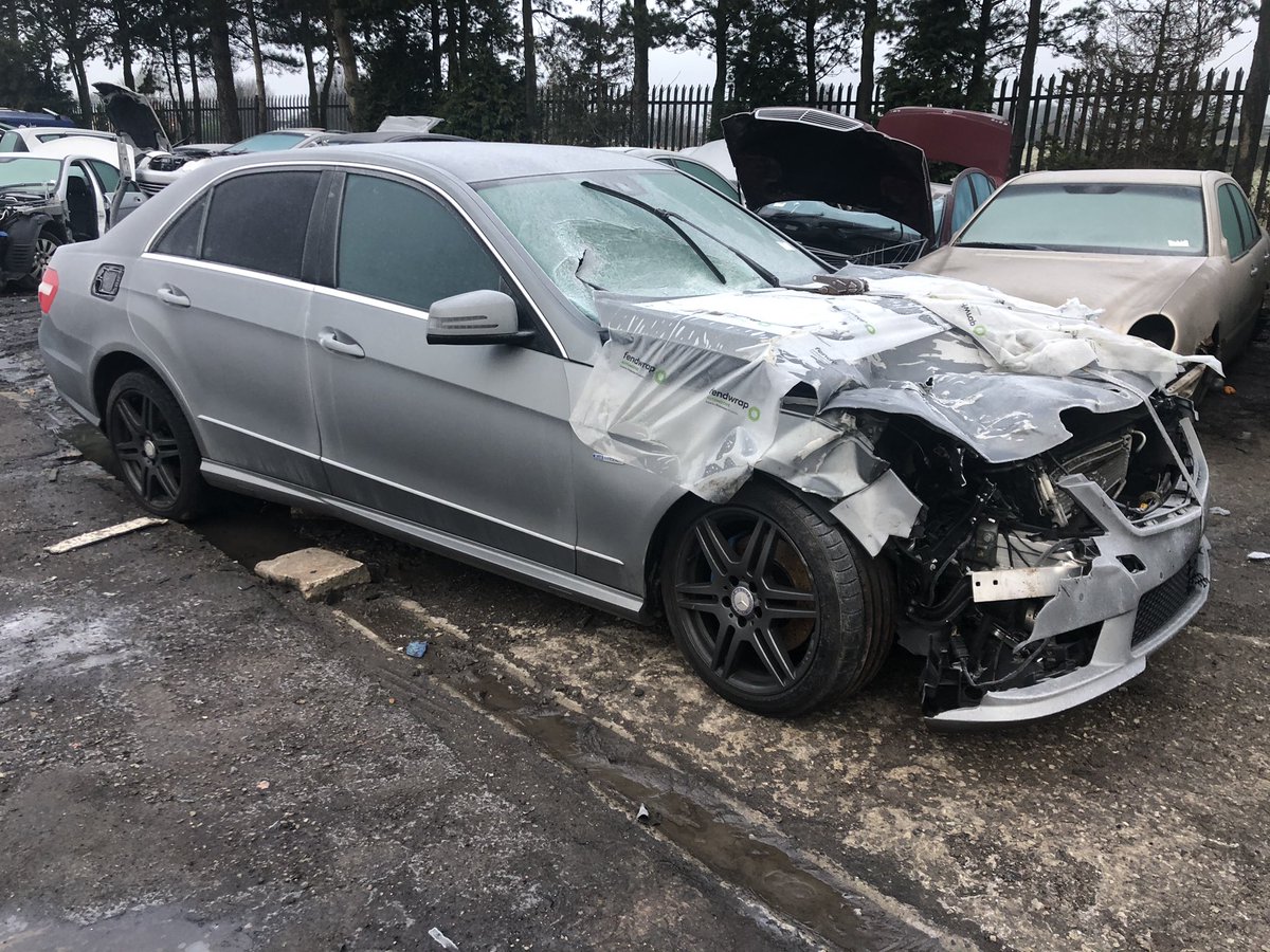 DronsfieldLee's tweet photo. #breakerbreaker19! Selection of some breakers arriving for dismantling today . #usedmercedesparts #bodyshops #mercedesengines #eclass #cclass #rclass βοΈ03332401020 #dronsfields https://t.co/T9YerDc6Y1