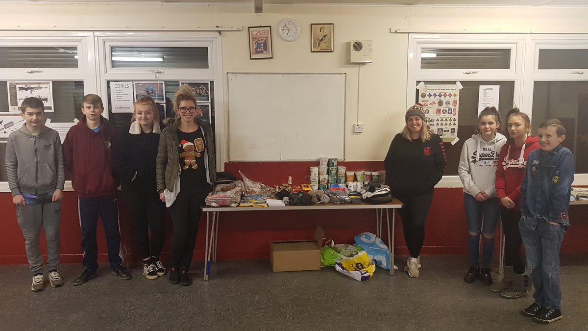 Broomhill has been collectong items to make up shoeboxes for the homeless as their Christmas project. The ladies came and picked up the collection tonight amd were over the moon with how much these young people had collected over the past month @ACFColCadets @nacfpro <a href="/phil_nutley/">just me</a>