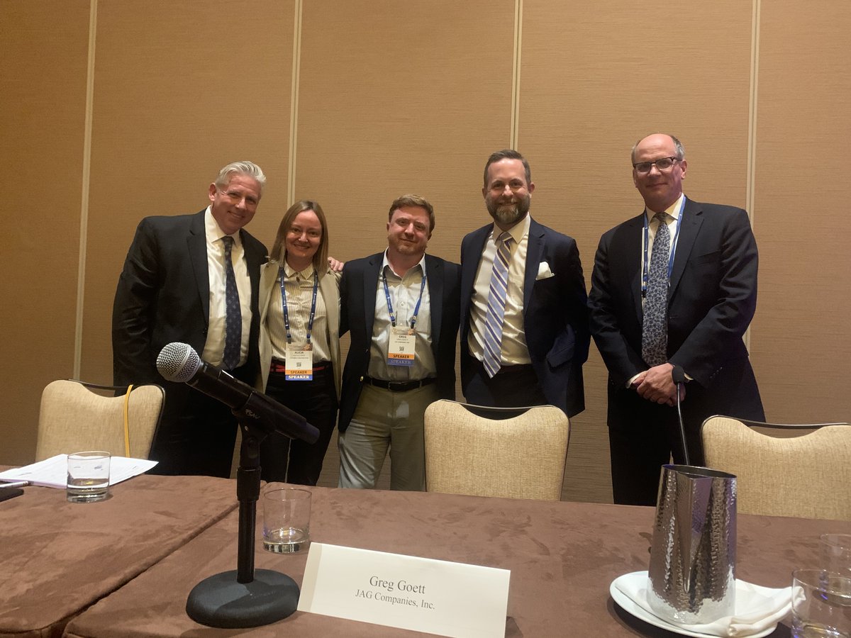 PeckarAbramson's tweet photo. @PeckarAbramson's Levi Barrett and Brian Smith examined how #RiskAllocation in design-build projects differs from risk allocation in traditional projects with a great panel from @flatironcorp, @JAGCompanies, and @Aon_plc at #ConSuperCon. #construction #constructionlaw https://t.co/vQFhovRR26