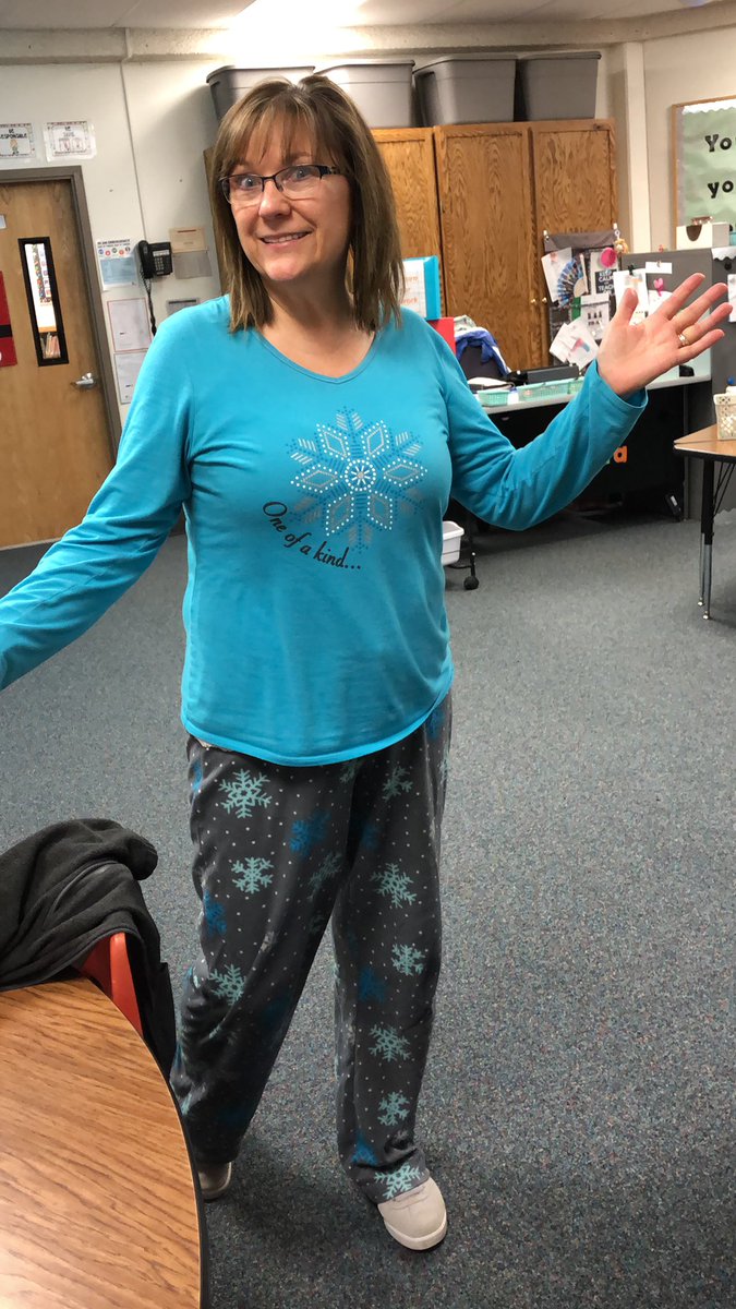 JessicaLeeStodo's tweet photo. More spirit from Mrs. Hobza! @MichaelJSieh https://t.co/3O0kKwOd8r