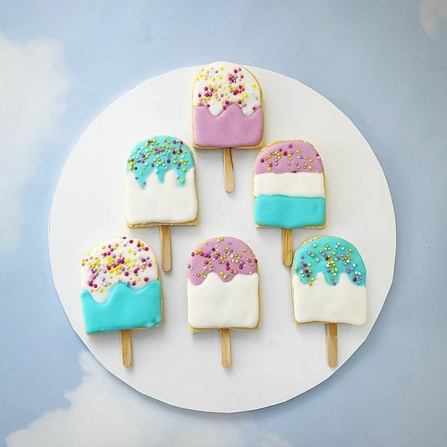 idocupcakes's tweet photo. This year Miss Lucy requested ice creams for her class mates as treats for her bday- so I said sure no prob, paddle pops or something- oh no, I mean cookies shaped and iced like ice-creams!! 😂😂 lucky she’s cute #icecreamcookies #sugarcookies #acdnmem… https://t.co/bd6TUMpkHw https://t.co/5hwPq63bWy