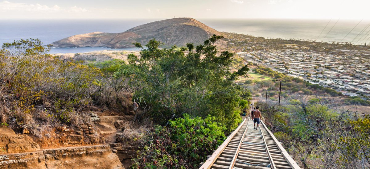 The diversity of Oahu's landscape allows both new and experienced hikers to enjoy the great outdoors. ow.ly/Asxk30pEW45