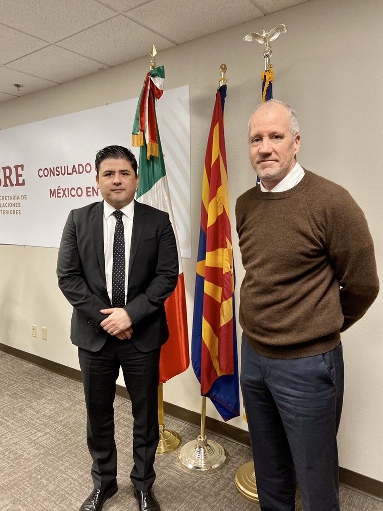 jorgem_yescas's tweet photo. It was a pleasure to meet  Ex. Dir. of @NARPartnership, Erik Lee.Relevant issues were discussed;among the most interesting was the paper he shared:”USMCA and its impact on Arizona”.The positive impact of the Treaty has been measurable; 228,000 jobs in AZ depend on trade with 🇲🇽🇨🇦 https://t.co/xD6sE6iOwb