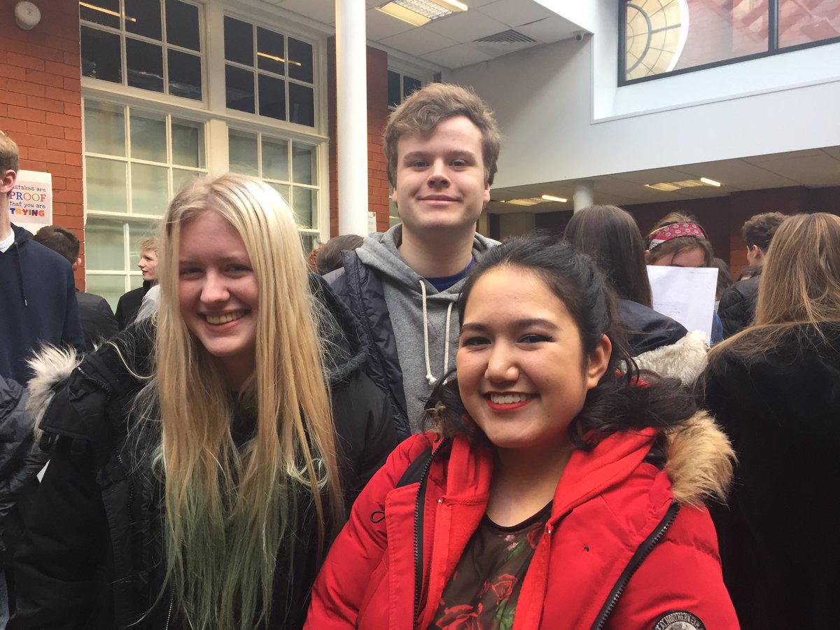 CRGSSixthform's tweet image. A lovely morning with our ex-students  who came in to collect their A Level certificates. It was great to catch up with you all and keep in touch!