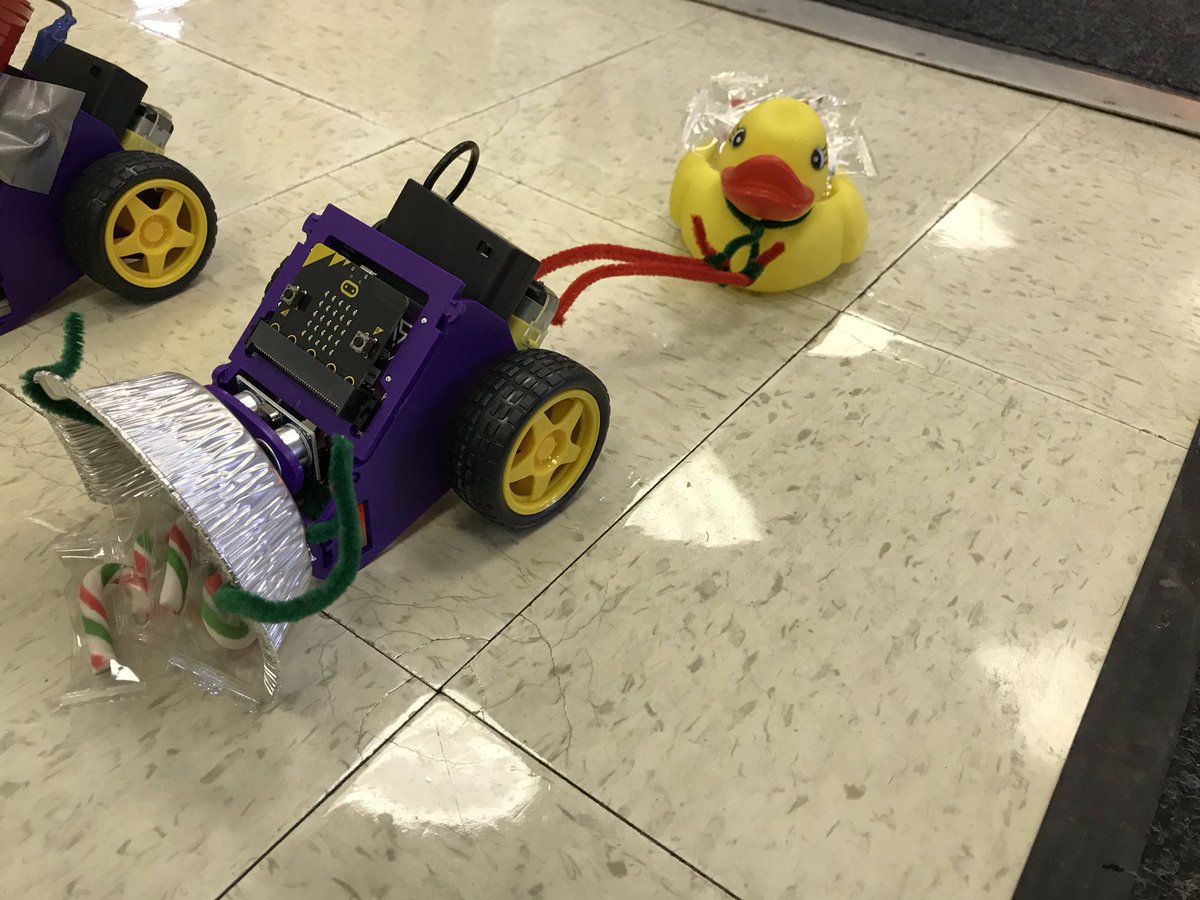 <a href="/InkSmith3D/">InkSmith</a> look at the #K8Robot pull a duck with candy canes and pole candy canes! The robot was controlled by the #Microbit with communication of another Microbit controlling how it drove!