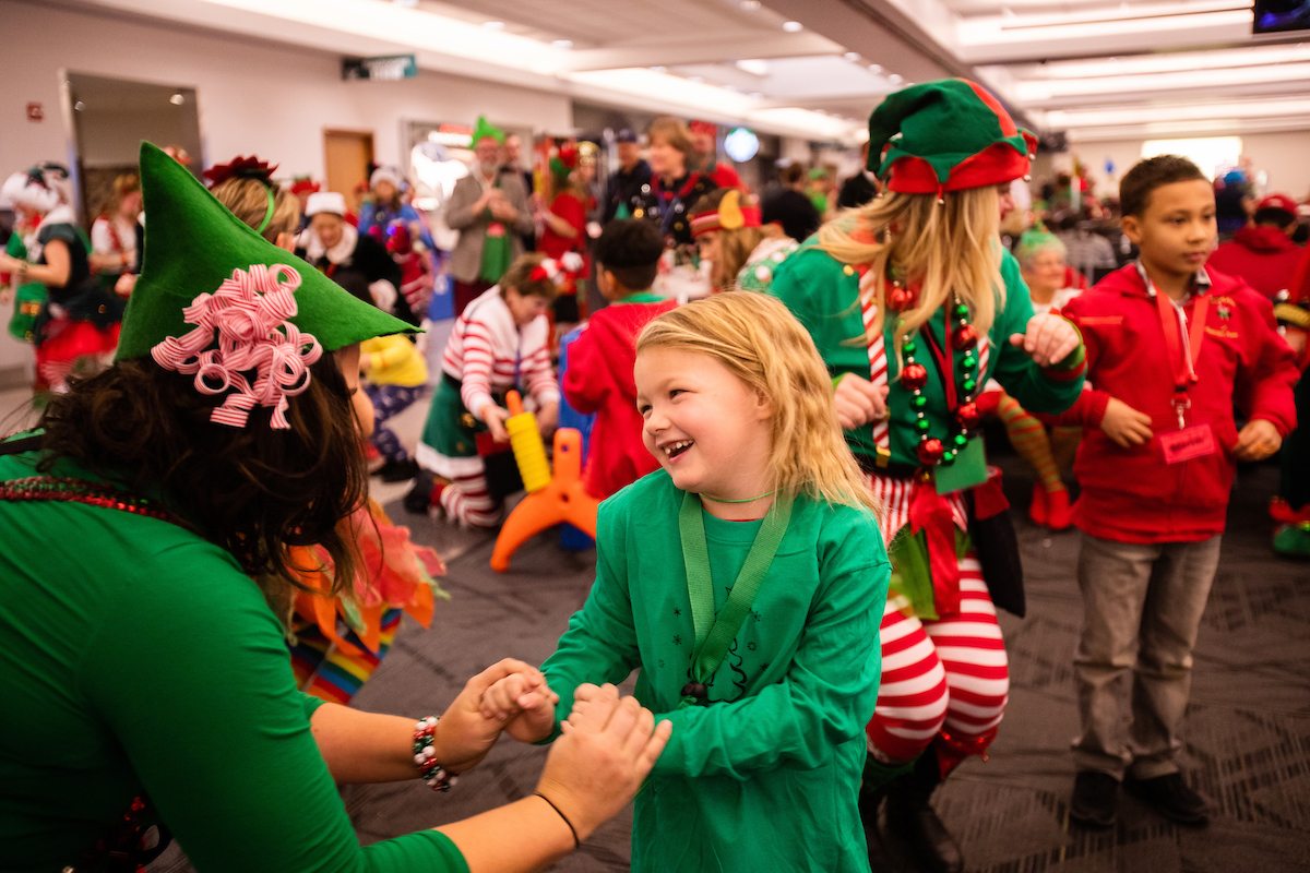 AlaskaAir's tweet photo. Our annual Fantasy Flight to the “North Pole” arrived on schedule, bringing a holiday lift &amp; a lifetime of memories to little ones in need. Flight 1225 (as in “Dec. 25”) departed Spokane for Santa’s hometown &amp; delivered smiles and holiday spirit. https://t.co/jMOGTzweZa https://t.co/2TsddlExzl