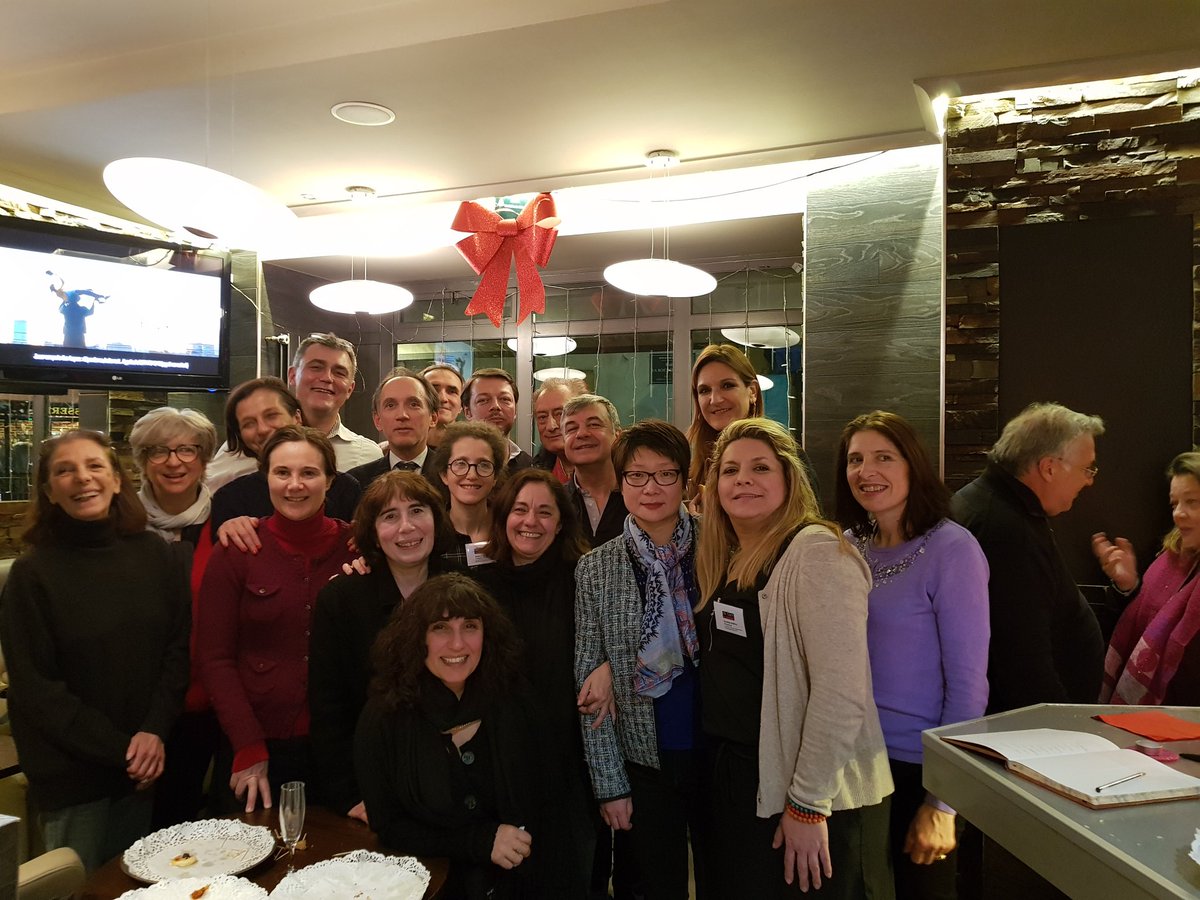 NMarguerat's tweet image. Ce soir nous avons rendu hommage à Krikor Hamel, ancien Président de l'association Metiers du Monde, en présence de sa famille et du nouveau bureau de l'Association dont la Présidente, Dorothée Babou
#BoulogneBillancourt #hommage #artisanat #commerces