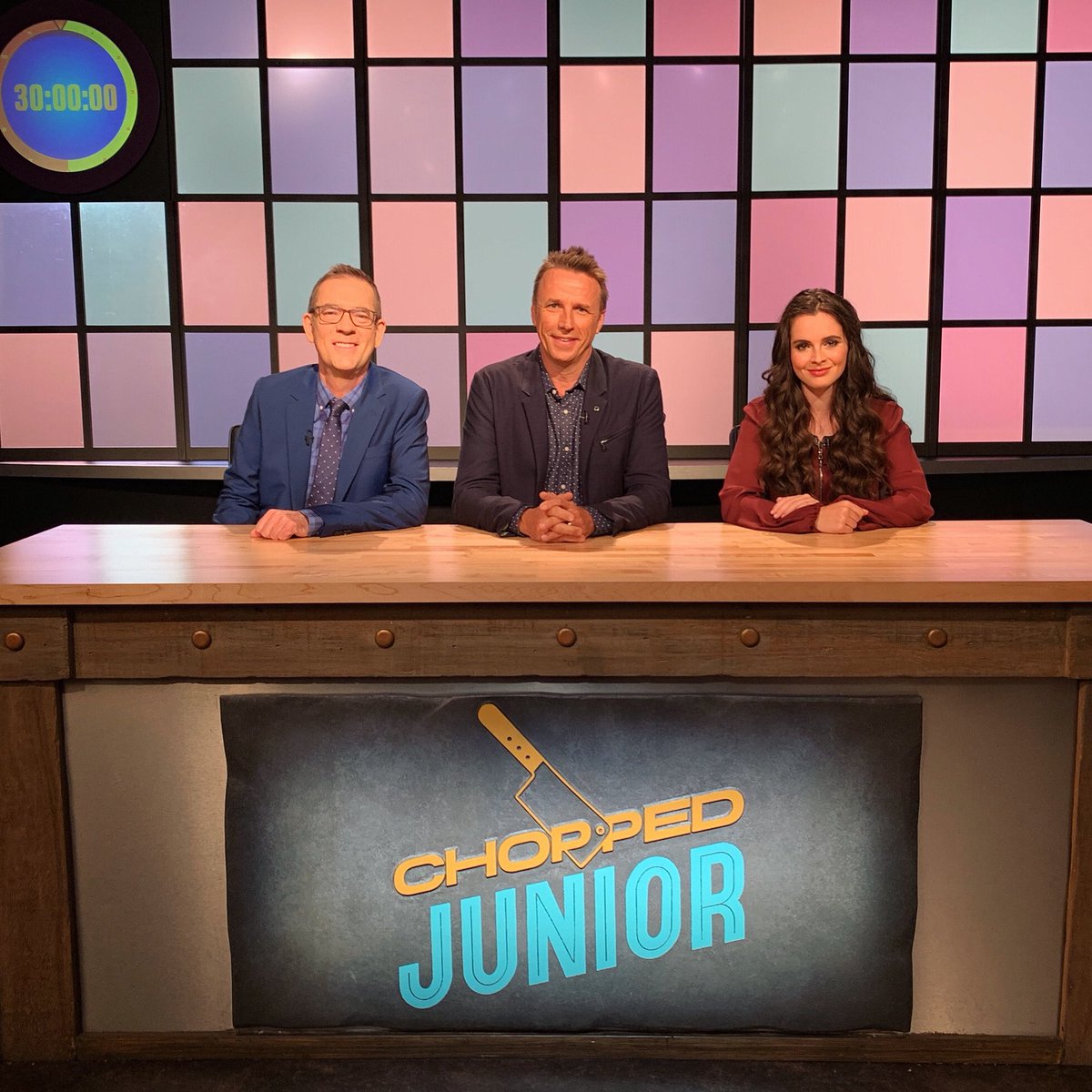 VanessaMarano's tweet photo. Tonight at 8pm on the Food Network! 😁#ChoppedJR @FoodNetwork https://t.co/icoqYY6wEm