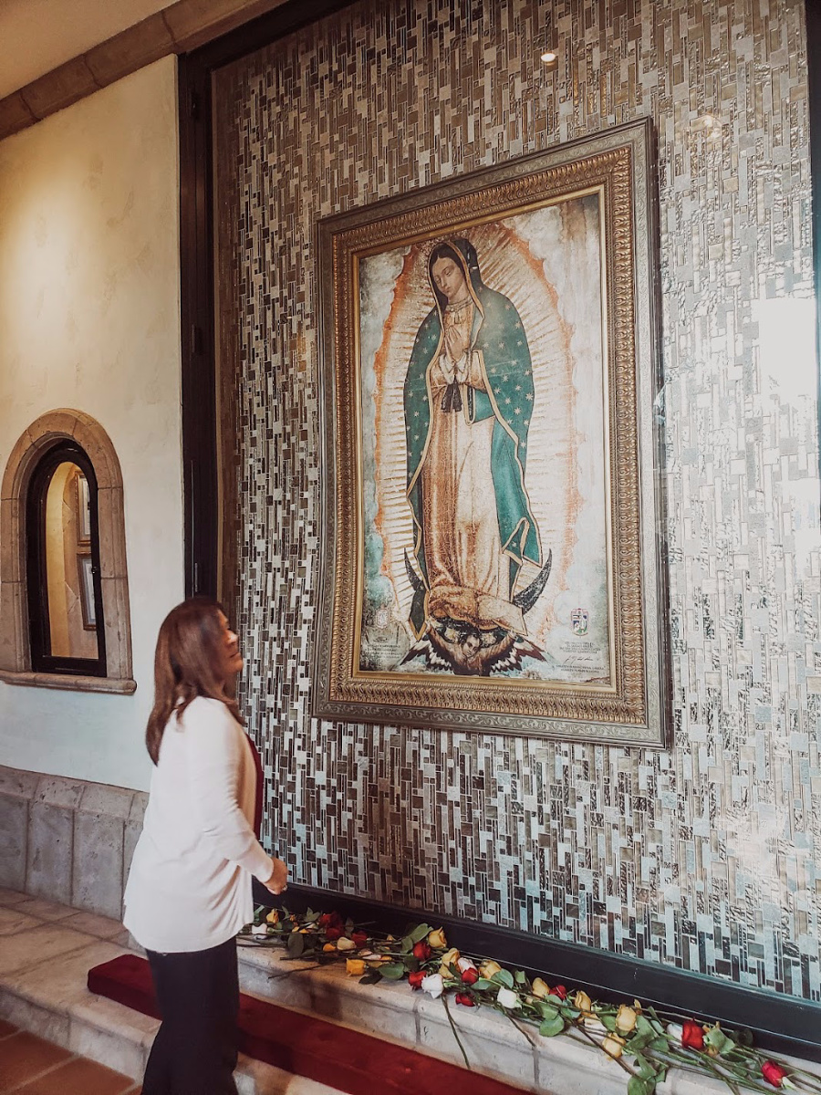 notasdemama's tweet photo. El nuevo Mausoleo de @RoseHillsMP es un lugar hermoso para compartir creencias y tradiciones atesoradas de generación en generación. 

Más información aquí -> https://t.co/gLGrTt1lbK  
#LaVirgenAtRoseHills AD https://t.co/beKFgummiL