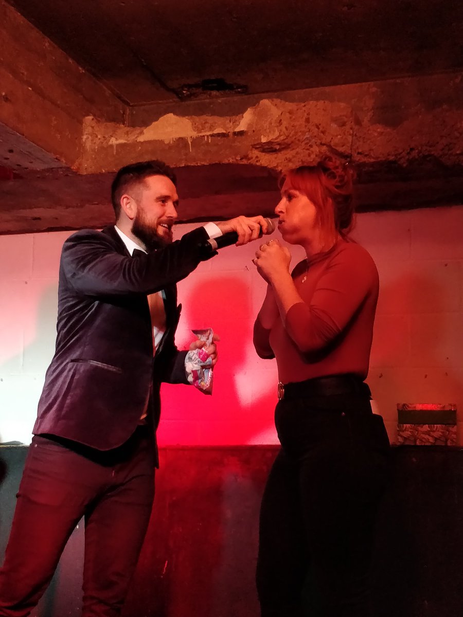 swiperightdiary's tweet photo. @LaurenNotLozza could this be you? #chubbybunny wins 💪 looks like a mouth full 😂 #datingbloggers #Christmas2019 #DatingAdvice #datinglondon what did you say about men's egos?😉 https://t.co/qa17En6Uz4
