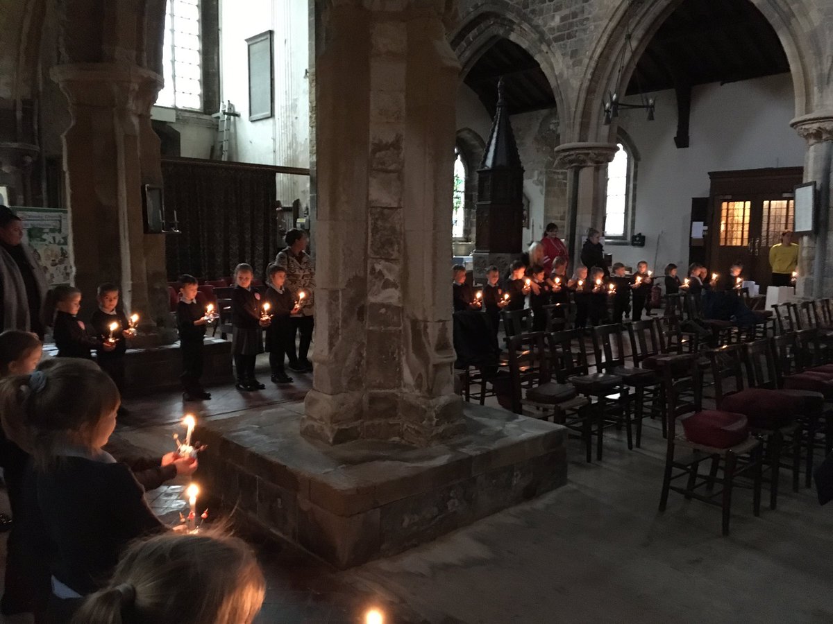 StNicPriAcad's tweet photo. Wonderful spending time in @SkirbeckChurch for our beautiful Christingle services today. Thank you Father John for making our worship real, relatable and accessible. 🍊🔥🍬 https://t.co/BmDqSYgS6a