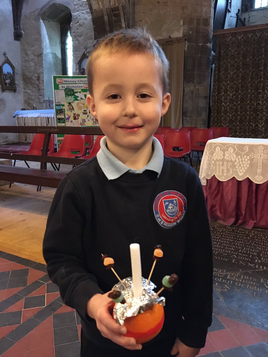 StNicPriAcad's tweet photo. Wonderful spending time in @SkirbeckChurch for our beautiful Christingle services today. Thank you Father John for making our worship real, relatable and accessible. 🍊🔥🍬 https://t.co/BmDqSYgS6a