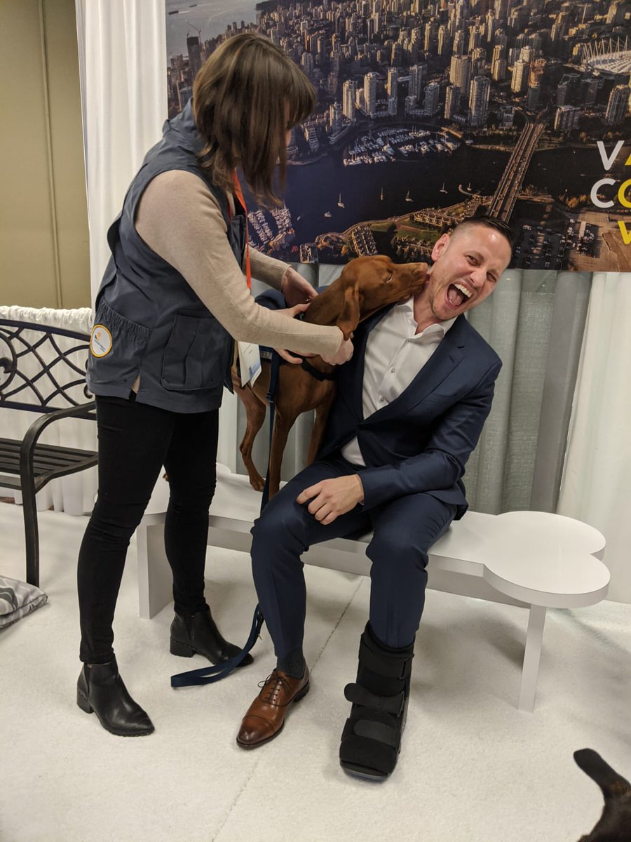 MeetVancouver's tweet photo. @canadameetings @CTCorps @AssocForum May your days be hairy and bright πΆπΆπ
#HolidayShowcase #HS19 #WEareForum https://t.co/HPfm1GoeXP