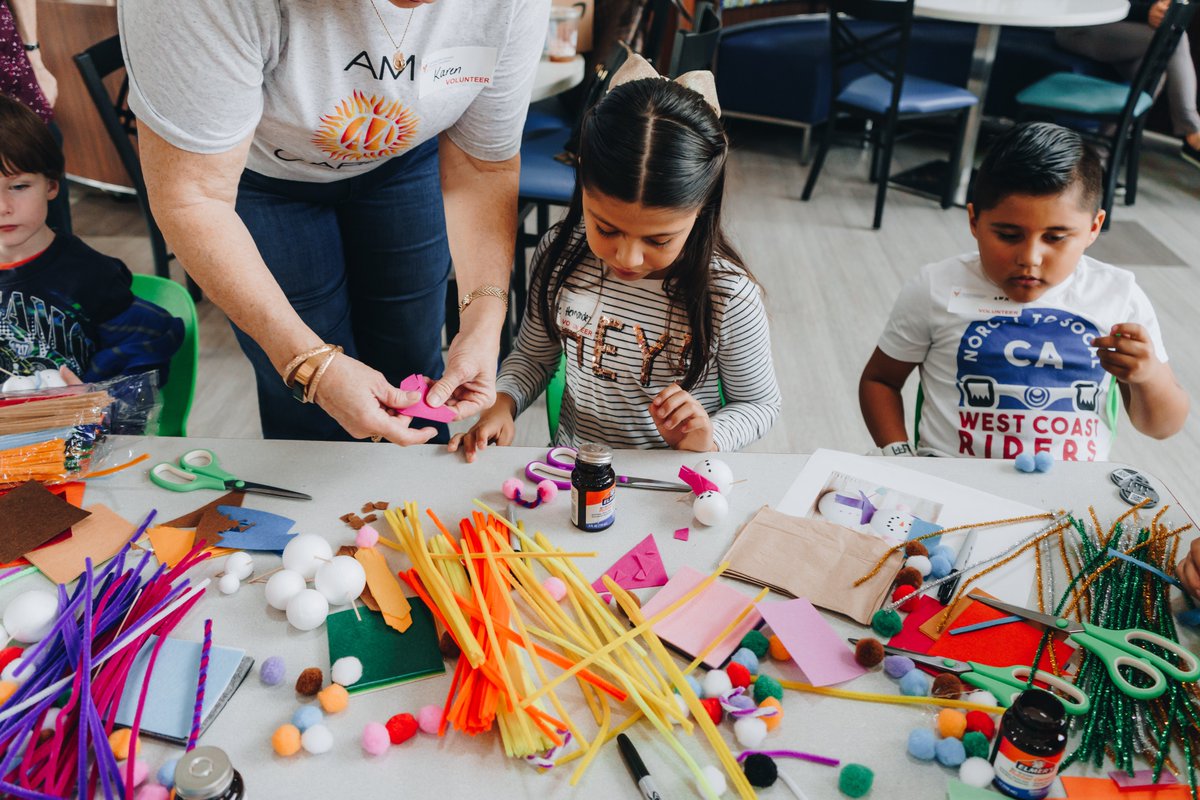 amllpfoundation's tweet photo. AMF would like to highlight @rmhcsandiego for having a great volunteer program. 👏🏻 Thanks to their efforts, our foundation was able to make Christmas crafts with the children. ☃️ Interested in volunteering?  https://t.co/Wq8K2SAP3P 

#amcares #amfoundation #giveback #sdcharities https://t.co/gP6aUxSS9u
