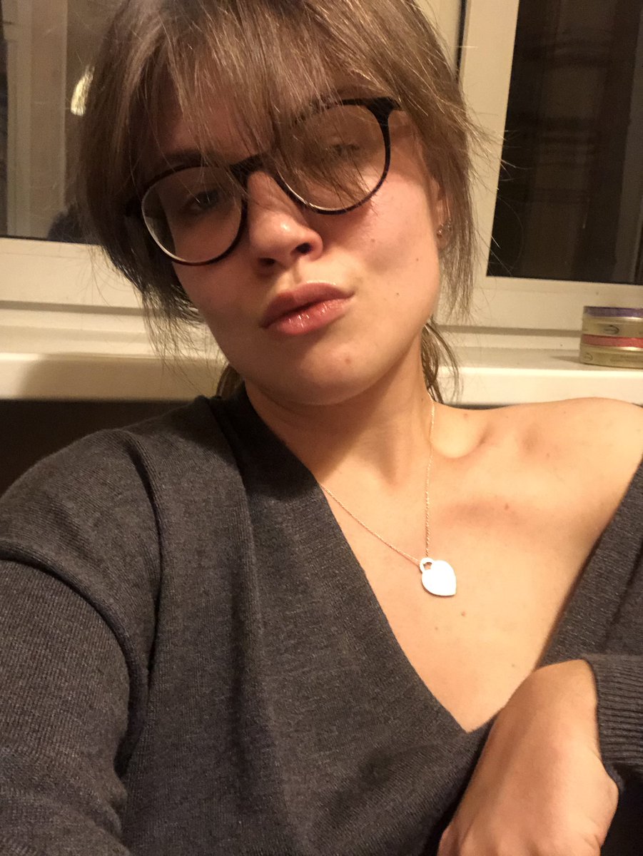 Diogenova's tweet photo. В заре хоум официально лучшие кардиганы https://t.co/icP0lWcJ79
