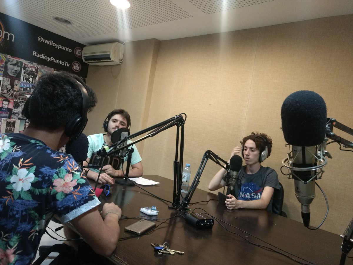 Sale el último de 2019 en <a href="/RadioyPunto/">RadioyPunto</a> hasta las 19hs
.
Ciclo cumplido para @roman89244050 + @Juli_pieczanski 😥, conduce @latazaok1 con visión a futuro 🙂
.
Es por acá 👉🏽 radioypunto.com
