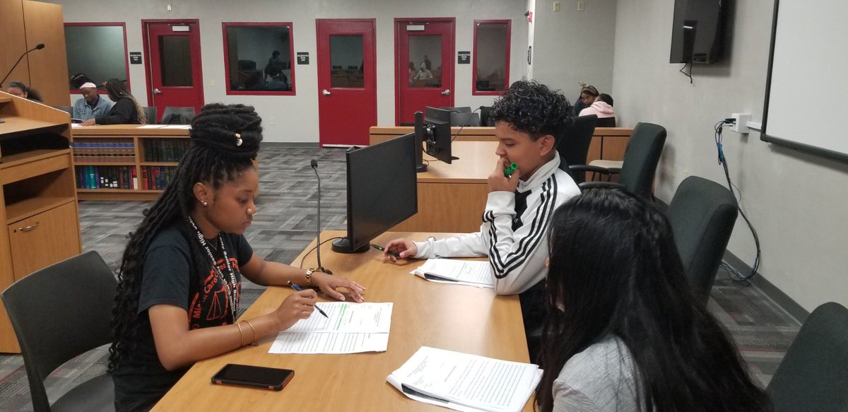 CarolCitySr1's tweet photo. Today our Law Magnet students took a trip to the Wilkie D. Ferguson Courthouse for Teen Civil Discourse and Decision-Making Program. They also went over to Brownsville Middle School to help students prepare for the middle school mock trial competition. #WeAreRising #JoinTheTribe https://t.co/wrUCkJxjQo