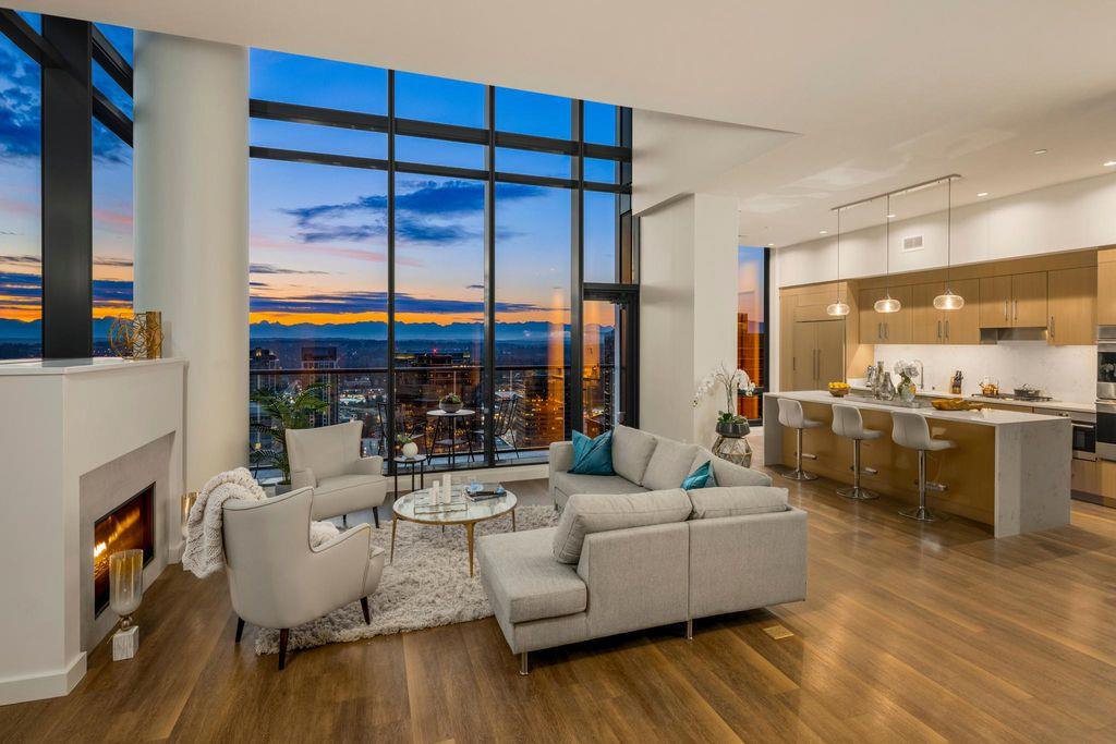 bbhPNW's tweet photo. Two story penthouses at @2LincolnTower have views of The Cascades, Lake Washington, and the #Seattle skyline. Available penthouse units offer up to 3,759 square feet of space. https://t.co/XZUPTcpMrR https://t.co/dqbiKuSstd