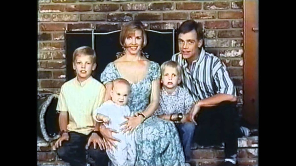 MarkHamill's tweet photo. "In one lifetime you will love many times, but one love will burn your soul forever"
Happy Anniversary @MarilouHamill 💖, there's no me... without YOU.
#IfItAintBrokeDontFixIt https://t.co/YX7BDN8F0C