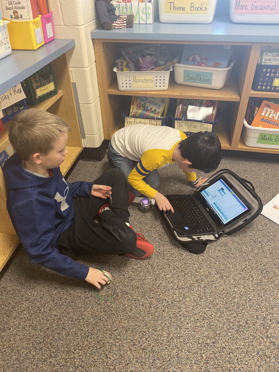 keenan137's tweet photo. It was hard work but we tried using code to make the Sphero play jingle bells with our first grade buddies. #CAsmiles #engaged64 @MrsKomenda https://t.co/H5EOfT3pEH